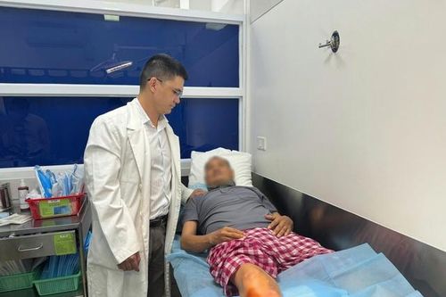 Giập nát chân do tai nạn, người đàn ông may mắn giữ lại được đôi chân