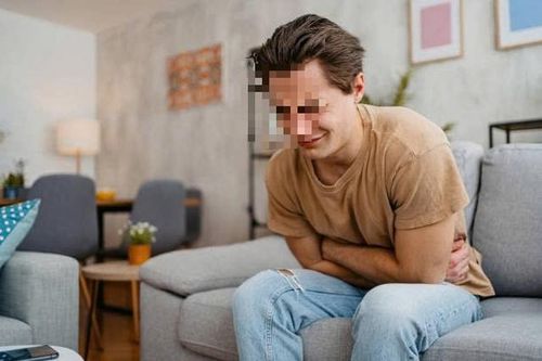Nam thanh niên nhập viện vì đau bụng, bất ngờ phát hiện bệnh hiếm gây tràn dịch đa màng