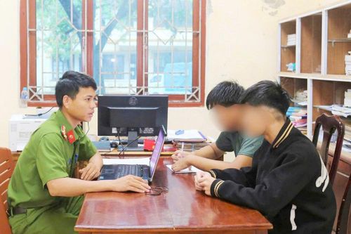 Bắt 2 đối tượng trộm xe máy của gia đình đi tránh bão