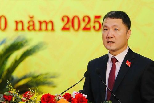 Ninh Bình: Phát triển du lịch thành ngành kinh tế mũi nhọn gắn với công nghiệp văn hóa