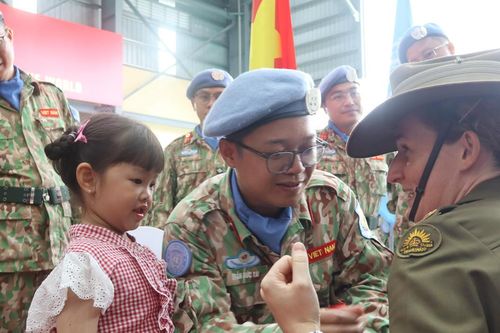 Những chiến sĩ mũ nồi xanh: Gác tình riêng, giữ hòa bình thế giới