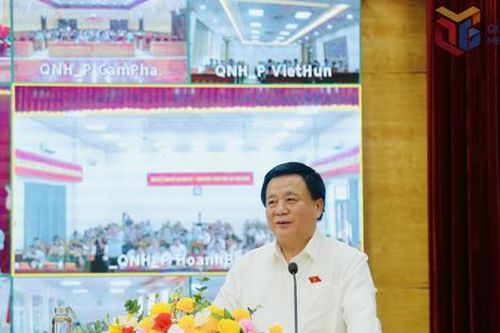Ủy viên Bộ Chính trị Nguyễn Xuân Thắng tiếp xúc cử tri tại Quảng Ninh