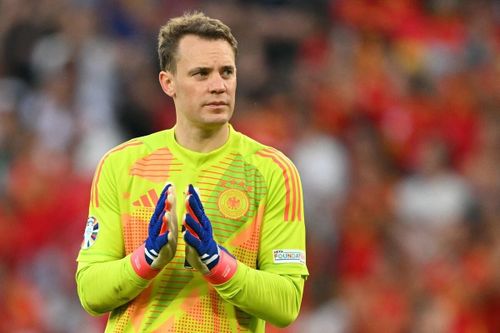 Neuer san bằng kỷ lục của Casillas