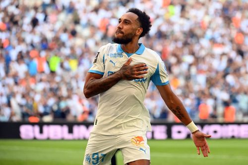 Bất ngờ với Aubameyang