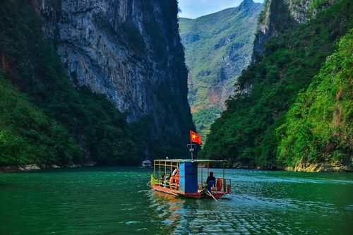 Tuyệt đối không tổ chức tour đi thuyền trên sông Nho Quế do mưa lũ