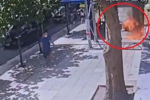 Thanh niên tự thiêu khiến người đi đường bàng hoàng ở Thái Lan