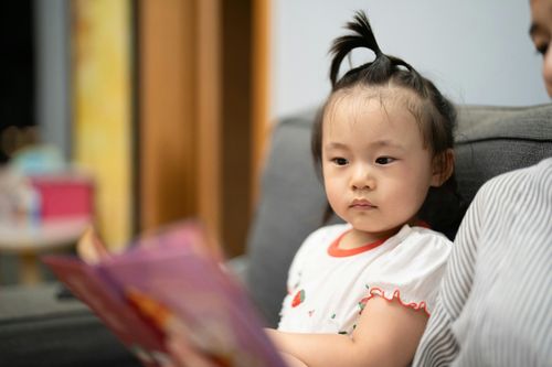 Đầu tư cho con học tiếng Anh từ 1 tuổi