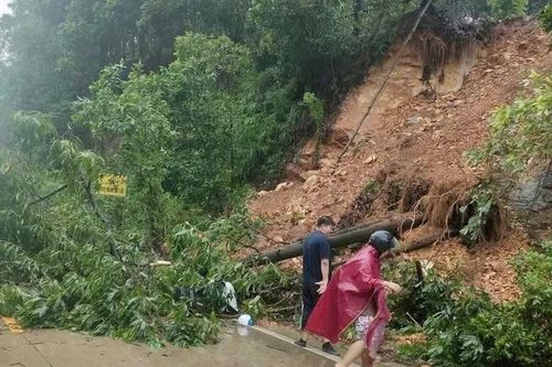 Xã Trung Giã: đường thôn Thanh Hà bị sạt lở lần thứ 3 chỉ trong hai tháng