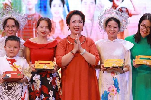 Lan tỏa tình yêu thương qua album nhạc thiền 'Duyên 7: Kinh Pháp Cú - Nuôi con bằng trái tim vị Phật'