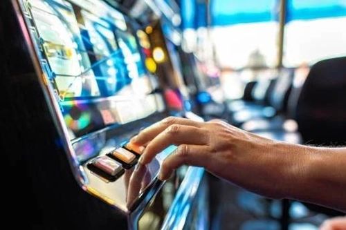 Quảng cáo trá hình cho cờ bạc online