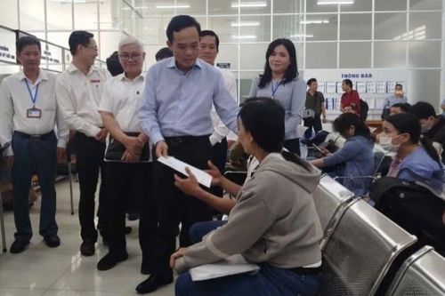 Chăm lo trường lớp cho các cháu học sinh là chăm lo tương lai cho đất nước
