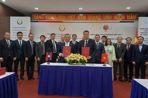 Việt Nam-Lào đẩy mạnh hợp tác khoa học, công nghệ