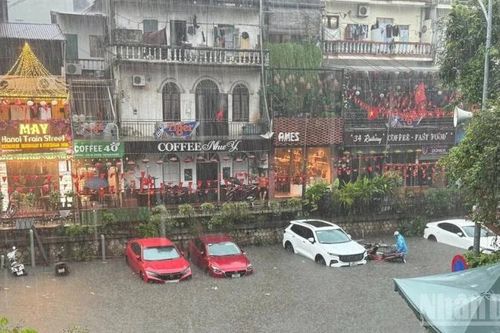 Sở Xây dựng Hà Nội xin lỗi người dân sau trận mưa lịch sử gây ngập úng nghiêm trọng