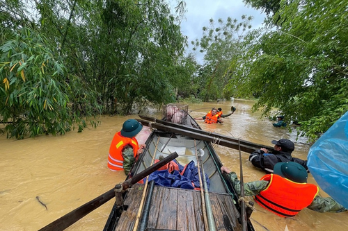 Giúp dân không quản nguy khó