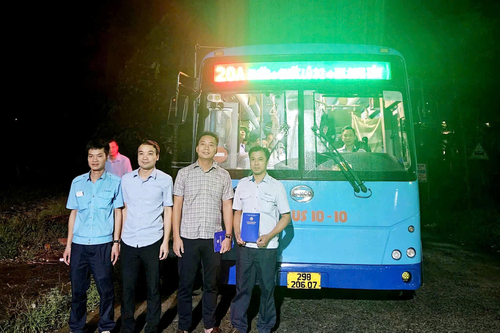 Mở tuyến xe buýt đến xã đảo duy nhất của Hà Nội