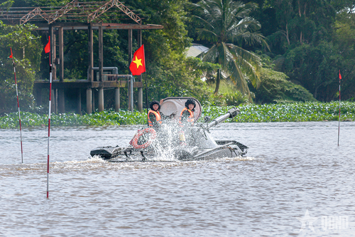 Lữ đoàn Tăng thiết giáp 416 (Quân khu 9) rèn bản lĩnh - vững thao tác