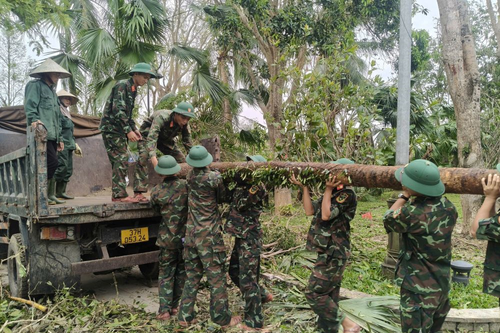 Lữ đoàn Công binh 414: Khắc phục hậu quả bão số 10 tại Khu di tích Kim Liên