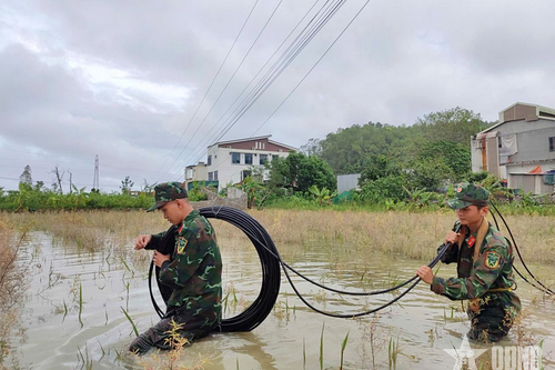 Bảo đảm tốt thông tin liên lạc trước, trong và sau bão số 10