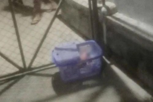 Khánh Hòa: Một bé gái sơ sinh bị bỏ rơi
