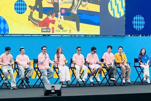 Dàn nghệ sĩ Running Man Vietnam mùa 3 ủng hộ đồng bào bị bão lũ