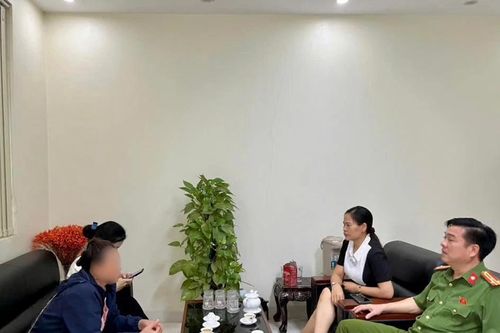 Kịp thời ngăn chặn người phụ nữ bị bạn trai 'phi công Việt kiều' lừa tiền