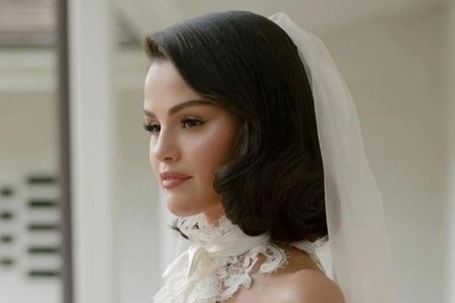 Ca sĩ Selena Gomez hé lộ những khoảnh khắc đặc biệt trong đám cưới
