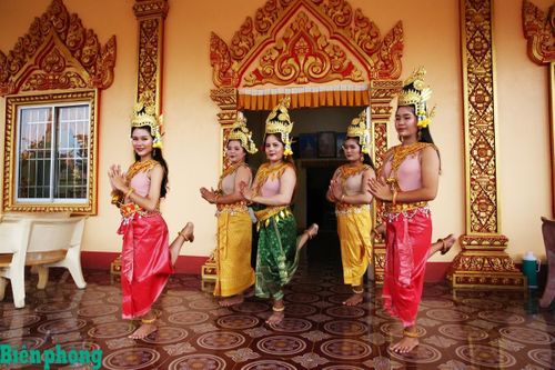 Rộn ràng lễ hội Sen Đôn Ta của đồng bào Khmer Nam Bộ