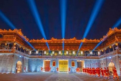 Huế không thu phí du khách trải nghiệm Trung thu Hoàng cung