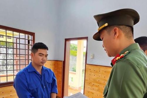 Triệt phá đường dây chiếm đoạt 80 tỷ đồng qua thẻ tín dụng