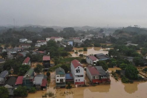 Lũ lớn, một xã ở tỉnh miền núi Lào Cai chìm trong biển nước