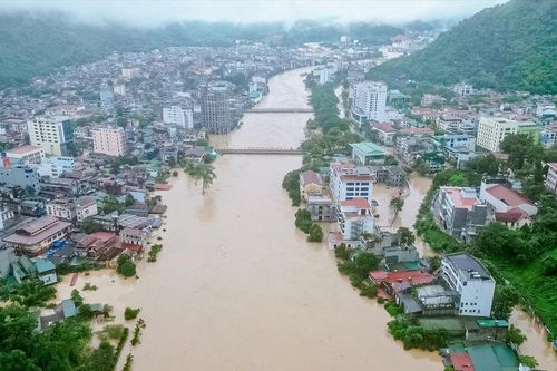 Nhiều khu vực ở Tuyên Quang ngập sâu 3-4 m, hàng nghìn hộ dân phải di dời khẩn cấp