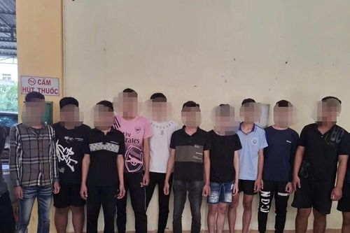 Công an Tây Ninh 'dẹp' nhóm thanh thiếu niên mang hung khí diễu phố