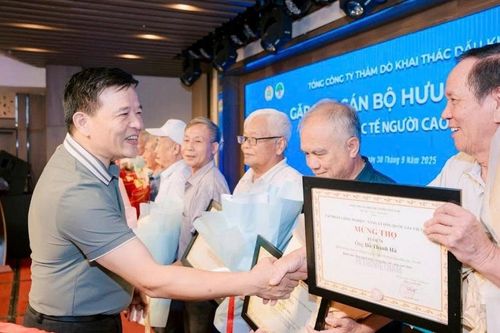 PVEP tổ chức gặp mặt cán bộ hưu trí nhân Ngày Quốc tế Người cao tuổi 1/10