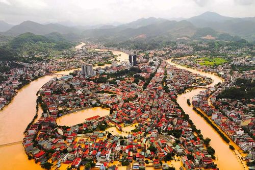 Toàn cảnh trung tâm Cao Bằng chìm trong nước lũ lớn nhất 40 năm qua