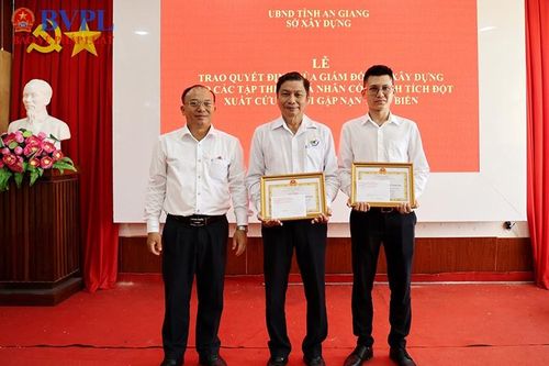 Tỉnh An Giang khen thưởng các tập thể, cá nhân có thành tích cứu người trên biển