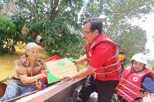 Trung ương Hội CTĐ Việt Nam hỗ trợ Hà Tĩnh khắc phục hậu quả bão số 10