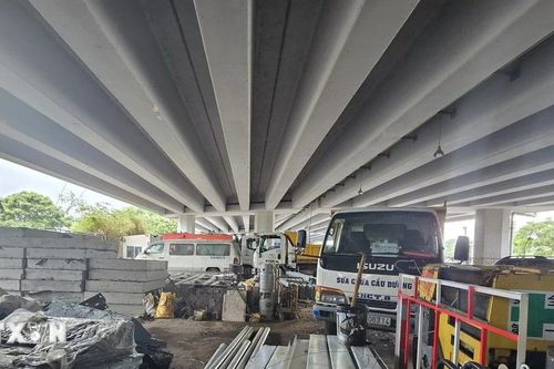 Thành phố Hồ Chí Minh khẩn trương di dời các bãi xe, kho hàng dưới gầm cầu