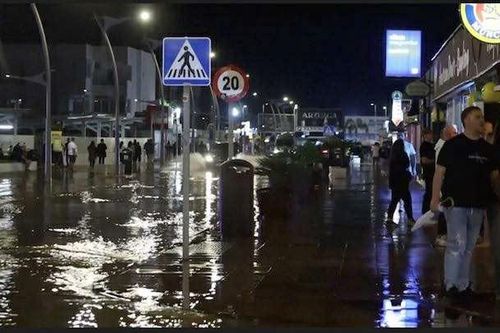 Video lũ lụt nghiêm trọng tại đảo du lịch Ibiza sau trận mưa lớn nhất 70 năm