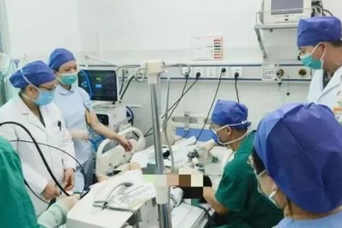 Bé trai 2 tuổi suýt tử vong sau khi ăn súp nóng