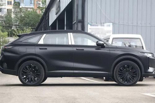 Xe gầm cao hạng C công suất 605 mã lực, giá chỉ hơn 500 triệu đồng