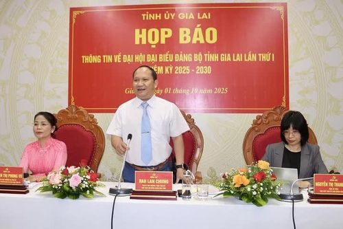 Hơn 100 nhà báo đưa tin Đại hội Đảng bộ tỉnh Gia Lai lần thứ I