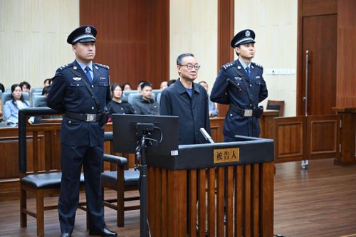 Cựu Bộ trưởng Trung Quốc lĩnh án tử hình: Từ người của nông thôn đến tội đồ