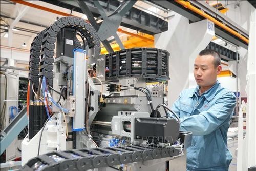 Trung Quốc đẩy mạnh thu hút nhân tài công nghệ nước ngoài
