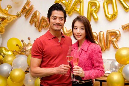 Vợ trẻ kém 22 tuổi của nam diễn viên nổi tiếng showbiz nhận thưởng 343 tỷ đồng sau khi sinh con