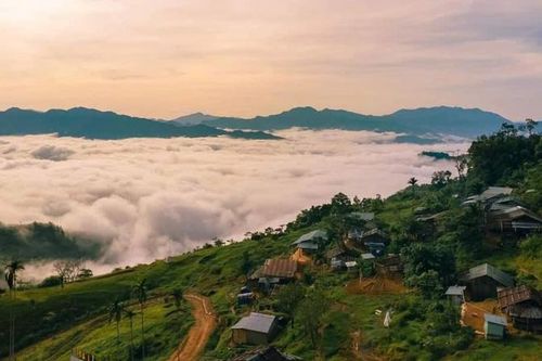 Tăk Pổ - 'Thiên đường săn mây' kỳ vỹ giữa đại ngàn