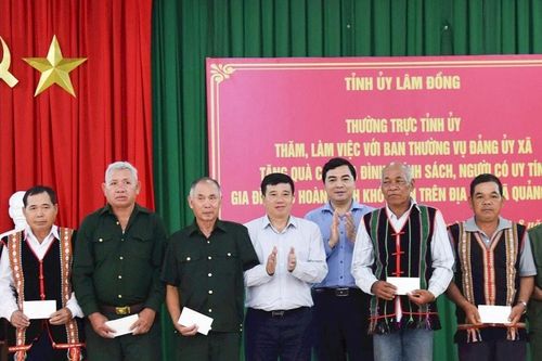 Quy tụ lòng dân để phát triển bền vững