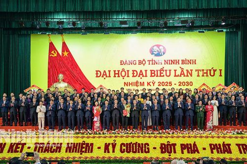 Một số hình ảnh tại Phiên khai mạc Đại hội đại biểu Đảng bộ tỉnh Ninh Bình lần thứ I, nhiệm kỳ 2025-2030