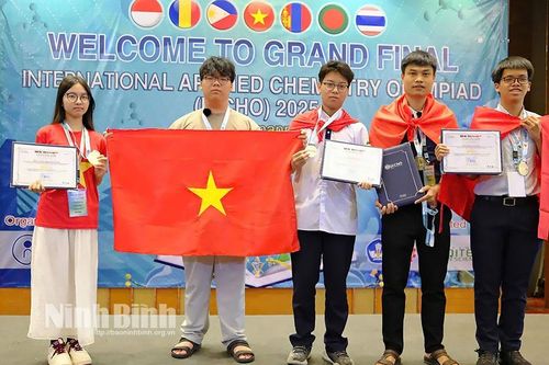 Học sinh Trường THPT chuyên Lê Hồng Phong đoạt Huy chương Vàng Olympic Hóa học ứng dụng quốc tế 2025
