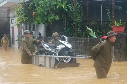 Rốn lũ Lạc Thủy: Cán bộ trách nhiệm, người dân bình yên