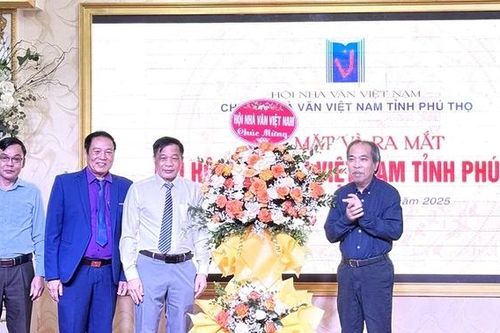 Ra mắt Chi hội Nhà văn Việt Nam tỉnh Phú Thọ